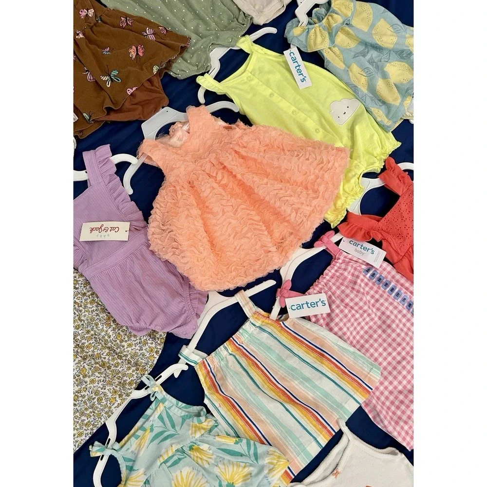 Huge Lot Baby Girls Clothes 6 9 Months NEW & EUC Carters Baby b Gosh Old navy
